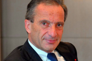 TinubuSquare_photo_company_board_René Proglio